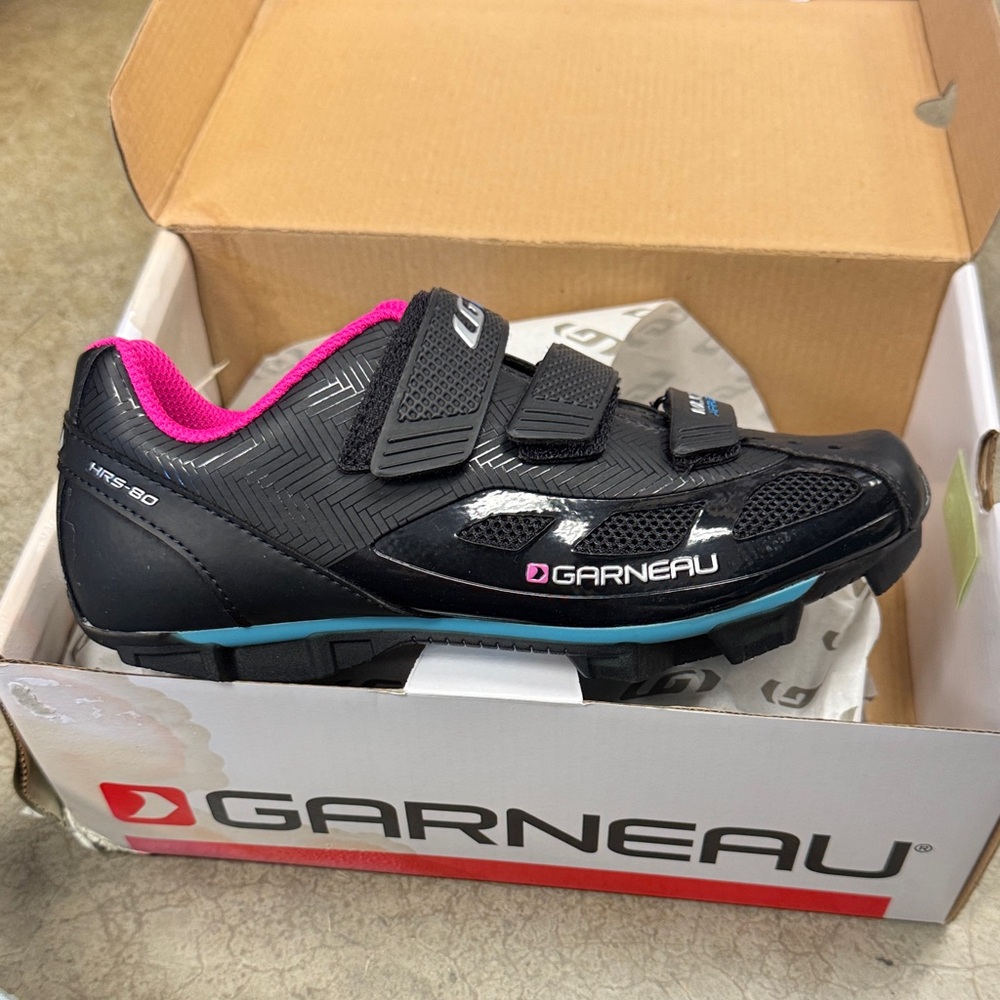 Garneau Women's Black and Pink Athletic Shoes